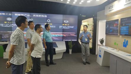 企业高新科技产品展厅考查参观