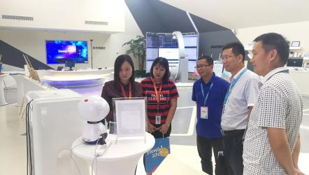 企业高新科技产品展厅考查参观