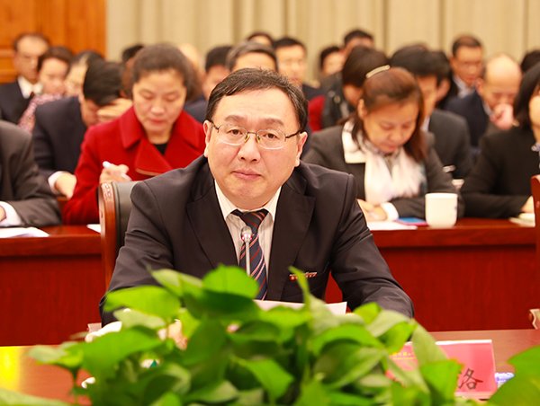 党委书记俞海洛致欢迎辞